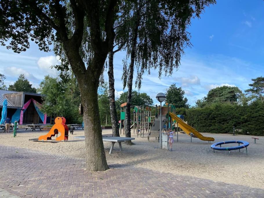Knus Huisje Op Kindvriendelijk Park Met Zwembad Otterlo Exteriér fotografie